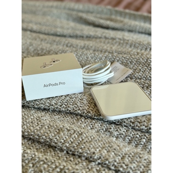 Apple | AirPods Pro (2nd Generation) - Picture 3 of 9